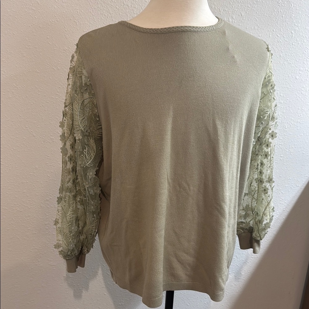 Sioni Green Boxy Ruffled Sweatshirt